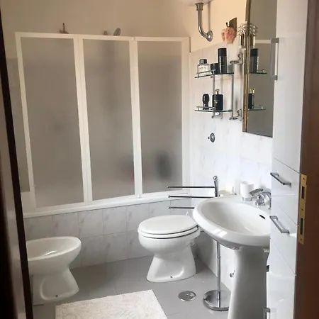 Affittacamere Con Solo Camera E Bagno Senza Cucina 3*
